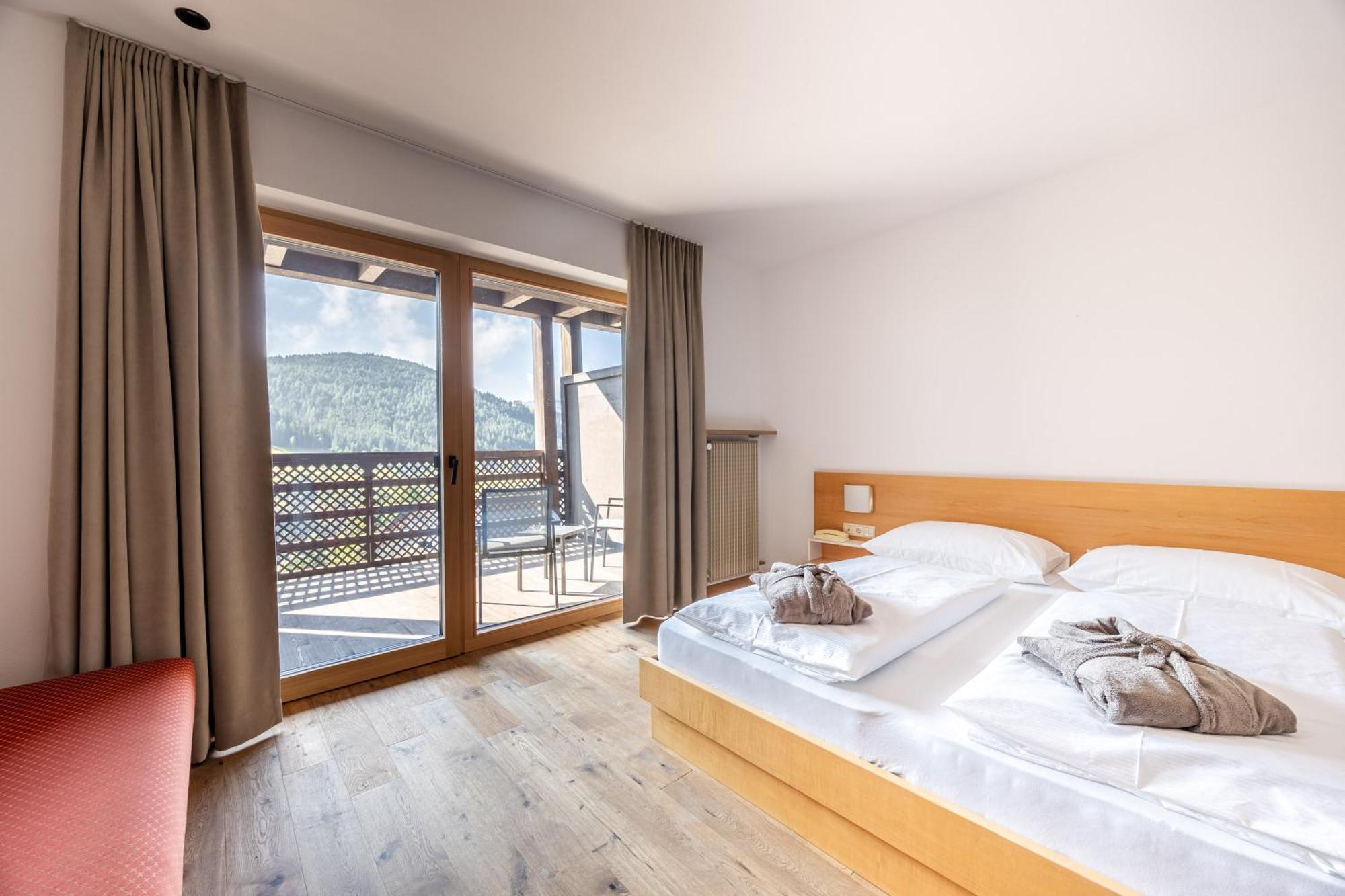 Hotel Rommisa Perca Exterior photo